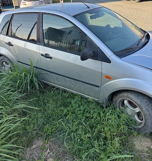 Vand Ford Fiesta 2001 Radiat - imagine 4