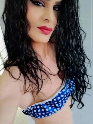 Elvira transexuala siliconata nr 4 la sâni. 