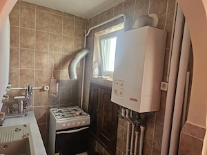 Vand apartament langa spital orasenesc Bals  etajul 1 ,2 camere, baie, bucatarie, un mic hol  - imagine 5