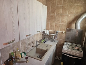 Vand apartament langa spital orasenesc Bals  etajul 1 ,2 camere, baie, bucatarie, un mic hol  - imagine 4