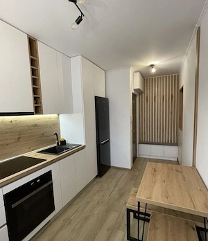 chirie la Piata CRANGASI apartament cu 2 camere 