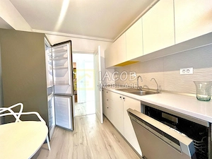 Apartament 3 camere semidecomandate Arena Residence Bacau - imagine 3