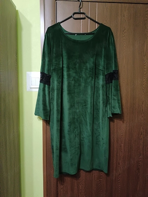 Rochie din catifea  frumoasă 