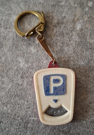 Breloc vechi romanesc - Parcare - Drum bun - Auto - comunist - colectie - vintage