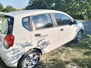 Vând Chevrolet Aveo 1.2 Benzină, 2010, 112.900 km, stare bună   2.300   negociabil - imagine 3