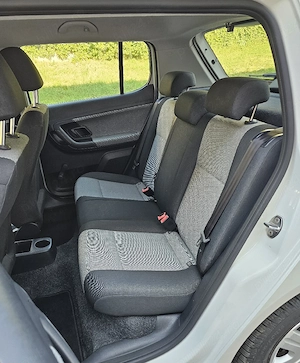 Skoda Fabia 1.2 HTP FRESH Navigatie ClimaManuala DistribuțieSchimbata CamerăMarșarier Bluethoot  - imagine 10