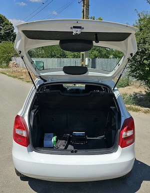 Skoda Fabia 1.2 HTP FRESH Navigatie ClimaManuala DistribuțieSchimbata CamerăMarșarier Bluethoot  - imagine 12