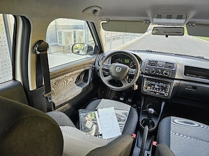 Skoda Fabia 1.2 HTP FRESH Navigatie ClimaManuala DistribuțieSchimbata CamerăMarșarier Bluethoot  - imagine 6