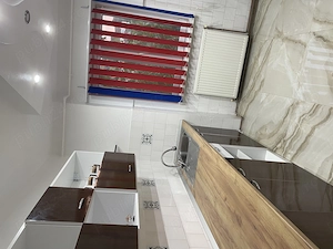 Proprietar, inchiriez apartament doua camere renovat - imagine 5