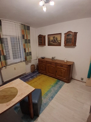 Închiriez apartament cu o cameră pe strada Lapusului vis a vis de Hotelul Nevis. - imagine 3