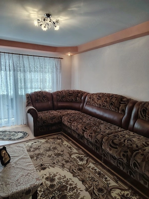 Vand apartament 3 camere plus garaj - imagine 3