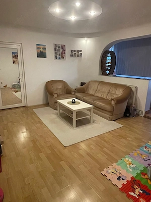 Apartament 3 camere de închiriat 