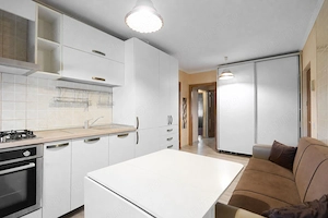 Apartament cu 3 camere, 2 băi și balcon închis | Exercițiu