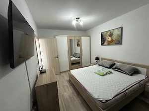 Închiriez apartament 2 camere - imagine 2