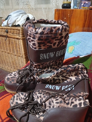 Vând cizme snowboots maro iarna dama 