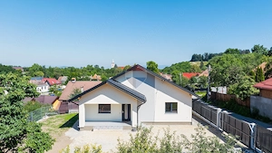Casă nouă langă Brașov, curte însorită și vedere panoramică - imagine 13