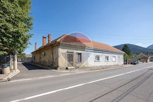 Casa cu potențial rar în Săcele: 2 corpuri și teren de 1.048 mp - imagine 4