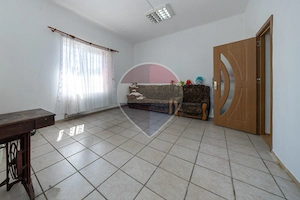 Casa cu potențial rar în Săcele: 2 corpuri și teren de 1.048 mp - imagine 9