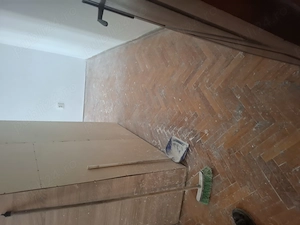 Caut o fata pentru curatenie la un Apartament