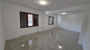Racasdia, Spatiu Comercial la Sosea, Locatie Centrala - imagine 4