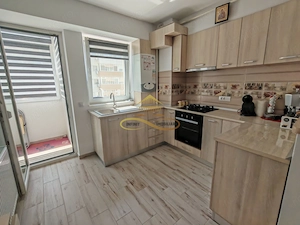 Apartament 3 camere Complex Bacovia (Fiald) 2 bai+parcare - imagine 2