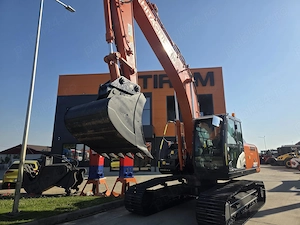 Excavator Hitachi ZX210-6, 2 h, cupla rapida, cupa 1,3mc, inst picon, 99.750 eur+Tva - imagine 6