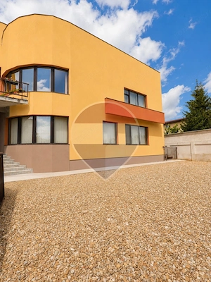 Casă / Vilă cu 12 camere de vânzare | Fundeni, Sector 2 - imagine 4