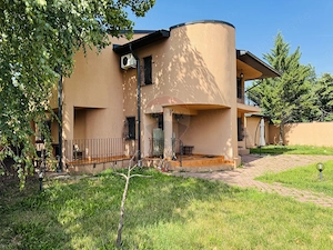 Casă de închiriat | 4 camere | Teren 530 mp | Otopeni