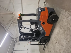 Stivuitor Diesel Toyota 2Tone Triplex An 2021 Ore 3.400 Garantie si Service la locatia dvs. incluse - imagine 2