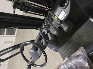 Stivuitor Diesel Toyota 2Tone Triplex An 2021 Ore 3.400 Garantie si Service la locatia dvs. incluse - imagine 10