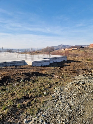 Teren intravilan cu fundație - imagine 2