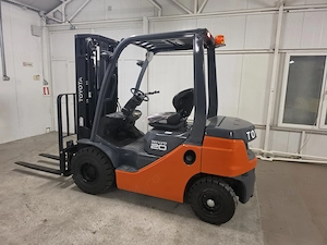 Stivuitor Diesel Toyota 2Tone Triplex An 2021 Ore 3.400 Garantie si Service la locatia dvs. incluse - imagine 8