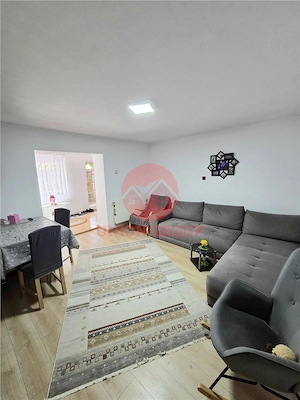 Casa Renovata, Teren 600 mp, 2 Intrari Separate, Navodari Zona Kaufland - imagine 8
