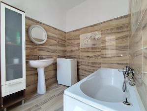 Apart.ultracentral 2 cam.et.1, pe str.Evreilor Deportati 64, Oradea - imagine 12