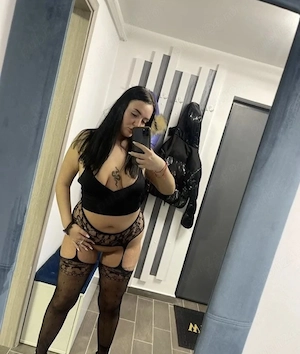 Mihaela brunetă miniona fără grabă 