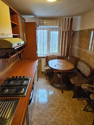 Închiriez Apartament 2 camere, Zona Piața Moldovei, Etaj 1 - imagine 5