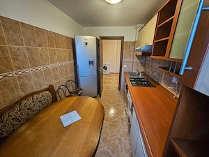 Închiriez Apartament 2 camere, Zona Piața Moldovei, Etaj 1 - imagine 6