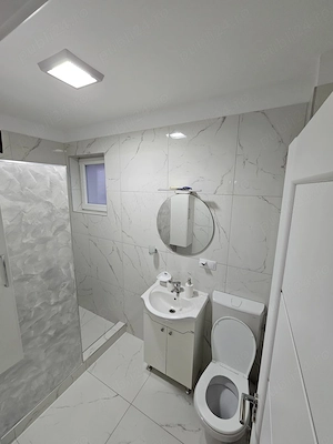 De inchiriat ap cu 3 camere, semidecomandat, 70 mp , Florilor - imagine 11