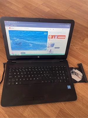 Laptop HP Slim Display 15,6 Led,Windows,4gb ram ddr3,500gb memorie perfect functional cu incarcator.