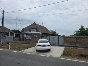 Casa de vânzare în localitatea Gurbediu 