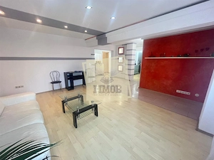 Apartament 3 camere 2 balcoane etaj 1 - zona Centrala - imagine 2
