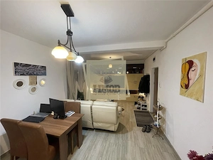Apartament cu 3 camere si gradina de 40 mp pe Calea Cisnadiei - imagine 3