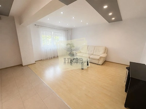 Apartament 3 camere 2 balcoane etaj 1 - zona Centrala - imagine 3
