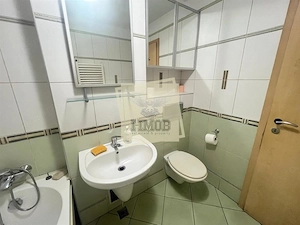 Apartament 3 camere 2 balcoane etaj 1 - zona Centrala - imagine 18