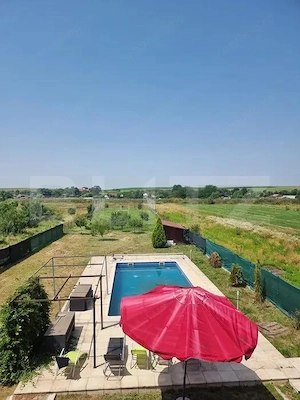 Casă P + M și curte 2200 mp, cu piscină 50 mp, teren fotbal, Urechești - imagine 14