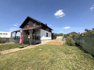 Casă de vacanță 112 mp, teren 2200mp, piscină, teren fotbal, Urechești