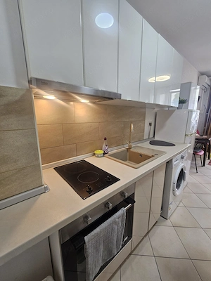 Garsoniera zona Lipovei - Iulius Town , etaj 1 !! - imagine 2