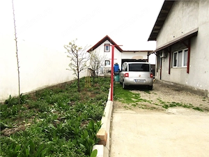 Cu mare potential! Vanzare Casa P+Pod si acoperis TIP TERASA in Ulmi. - imagine 8