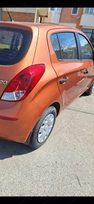 Vând Hyundai I20, benzină, an:2014, 152000 km, AC, ITP val 2027, 4100 euro sau lei la curs valutar   - imagine 3