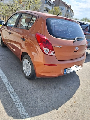 Vând Hyundai I20, benzină, an:2014, 152000 km, AC, ITP val 2027, 4100 euro sau lei la curs valutar   - imagine 2